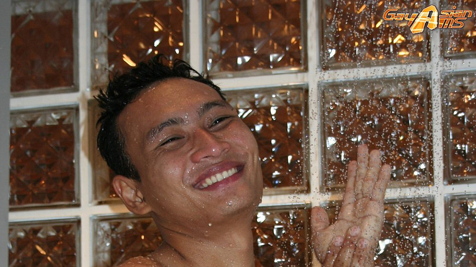 Tanapat in the Shower